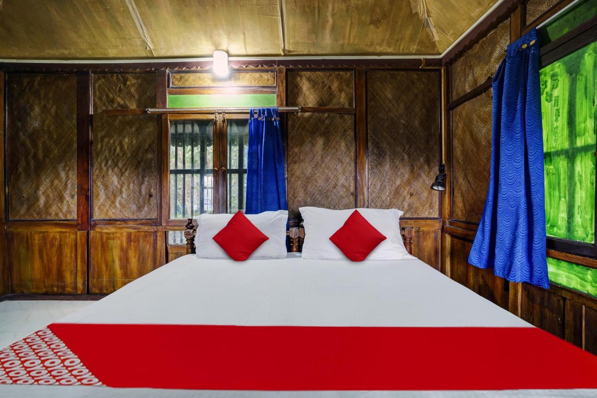 Oyo Flagship Meadow View Inn Теккаді Екстер'єр фото