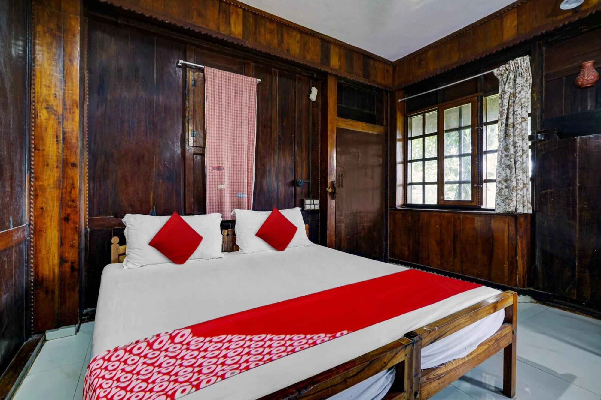 Oyo Flagship Meadow View Inn Теккаді Екстер'єр фото