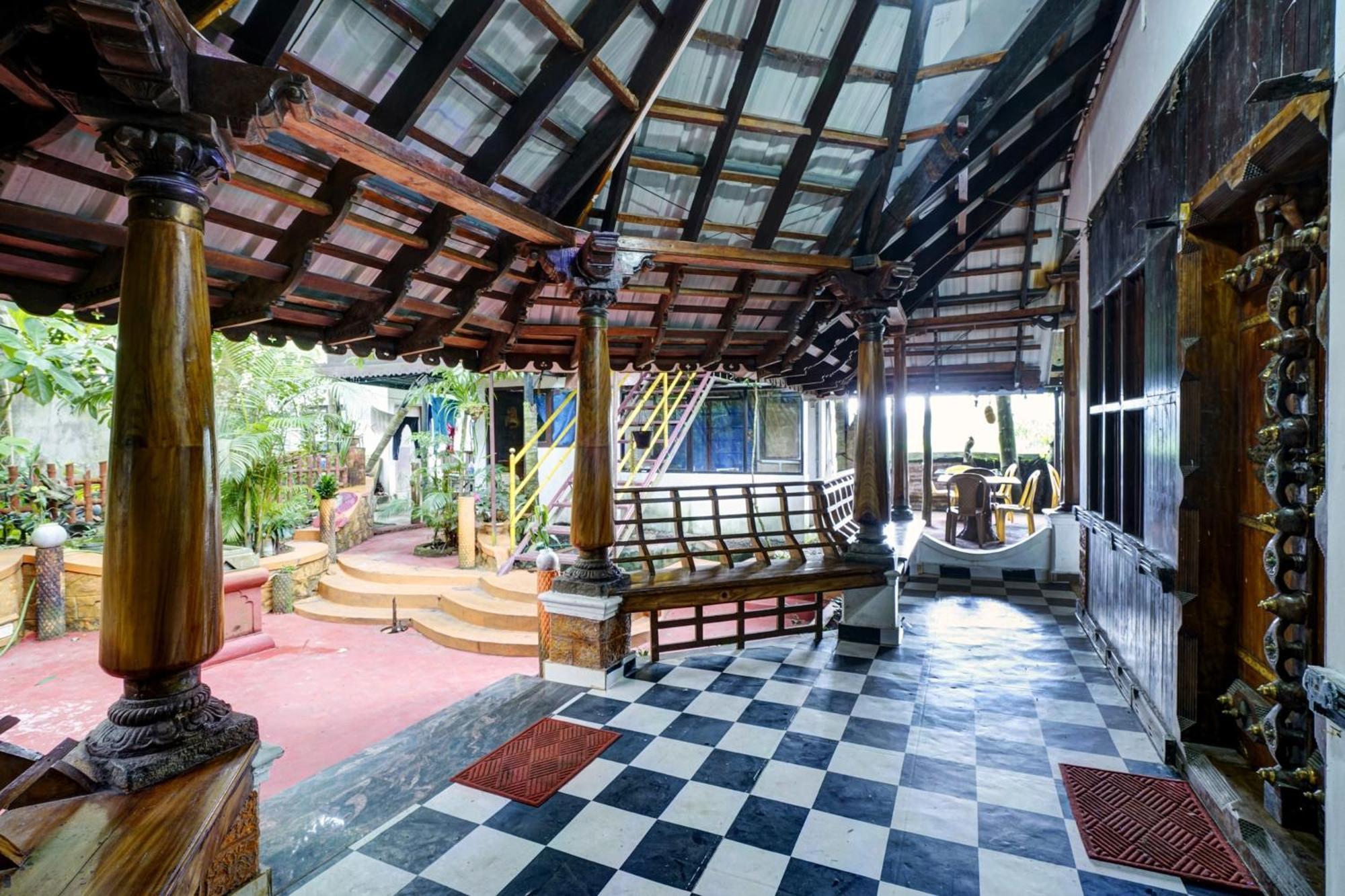 Oyo Flagship Meadow View Inn Теккаді Екстер'єр фото