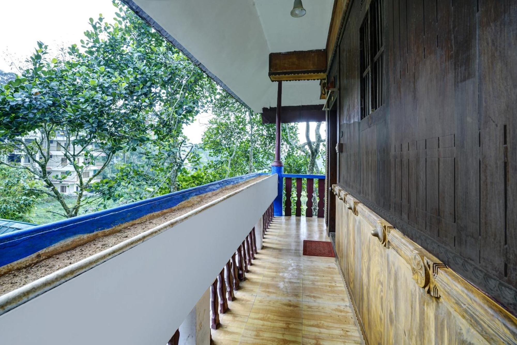 Oyo Flagship Meadow View Inn Теккаді Екстер'єр фото