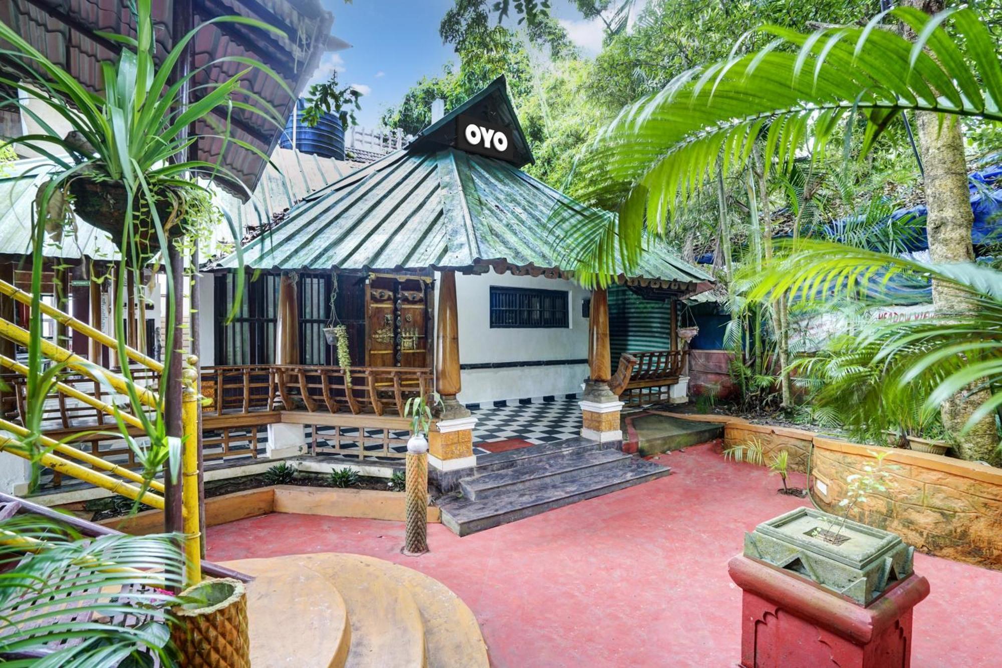 Oyo Flagship Meadow View Inn Теккаді Екстер'єр фото